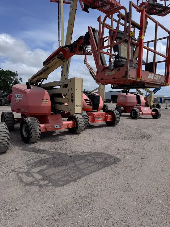 2017 JLG 450AJ Articulating Boom Lift