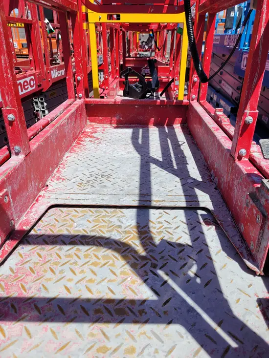2018 MEC MICRO 19 Scissor Lift