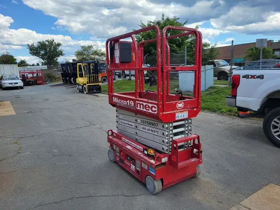2018 MEC MICRO 19 Scissor Lift