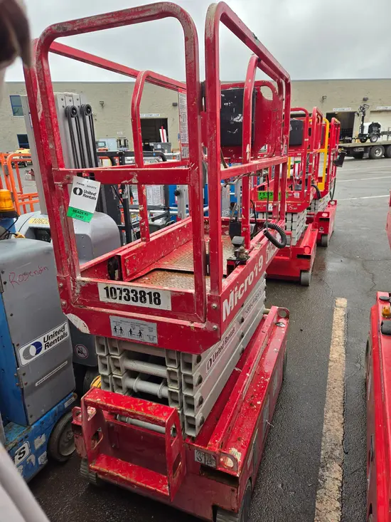 2018 MEC MICRO 19 Scissor Lift