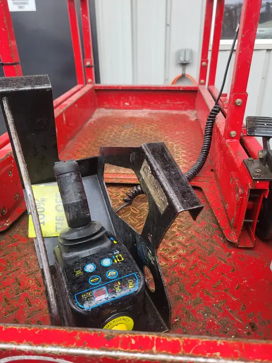 2018 MEC MICRO 19 Scissor Lift