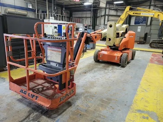 2017 JLG E400AJPN Articulating Boom Lift
