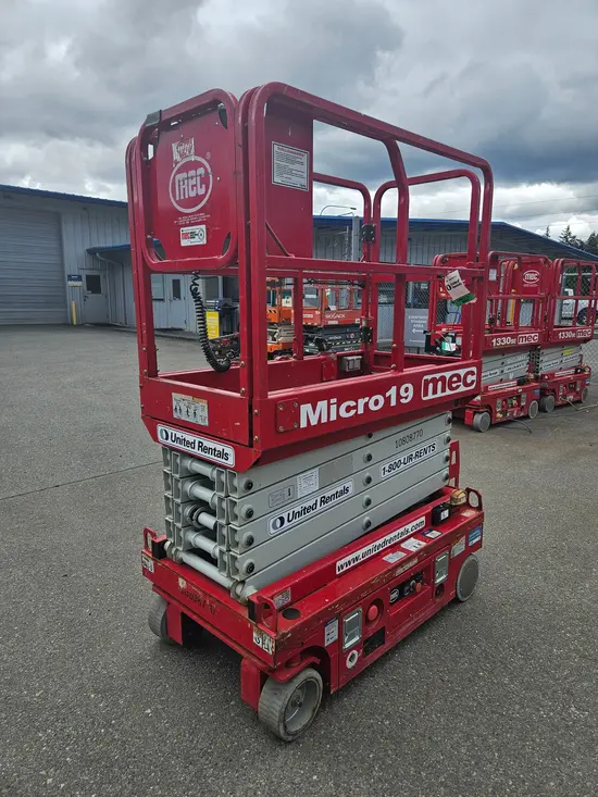2018 MEC MICRO 19 Scissor Lift