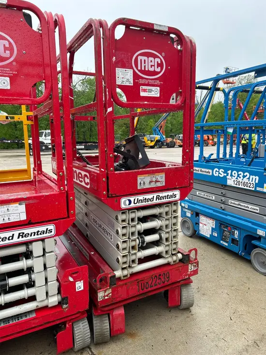2018 MEC MICRO 19 Scissor Lift