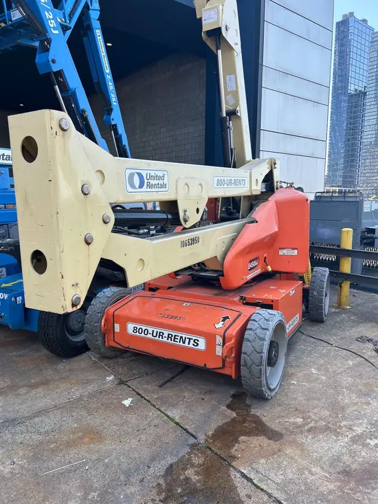 2017 JLG E450AJ Articulating Boom Lift