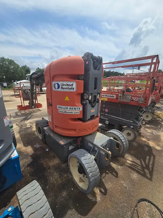 2018 Skyjack SJ30ARJE Articulating Boom Lift