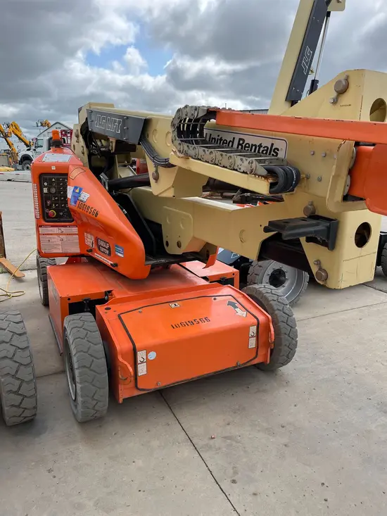2017 JLG E400AJPN Articulating Boom Lift