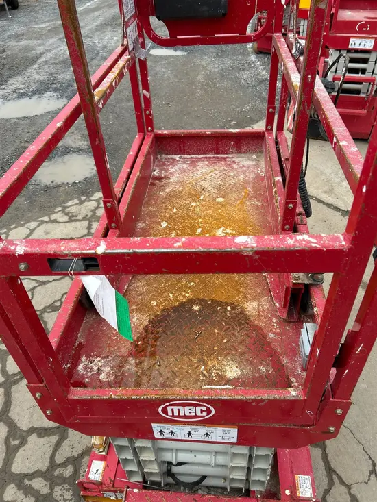 2018 MEC MICRO 19 Scissor Lift