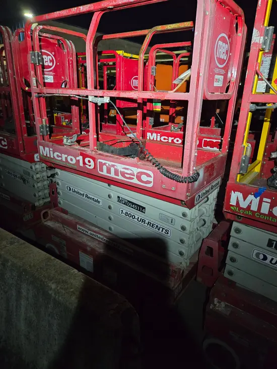 2019 MEC MICRO 19 Scissor Lift