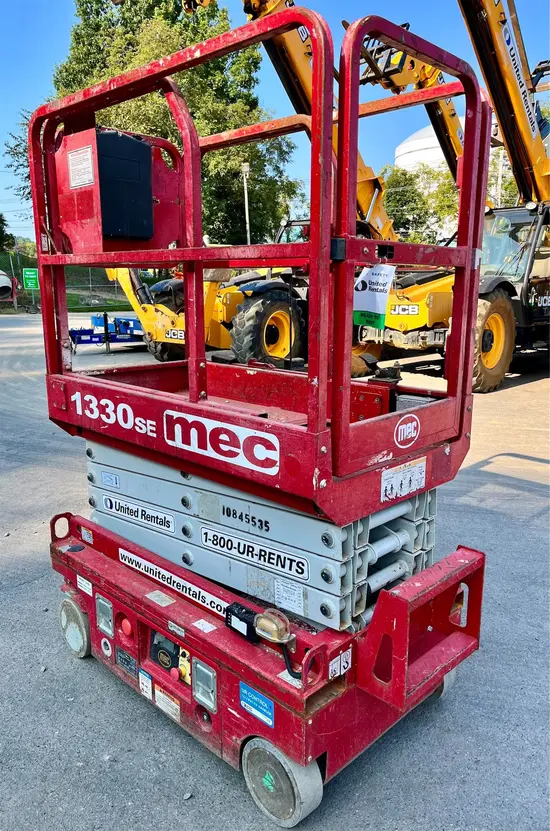 2018 MEC 1330SE Scissor Lift