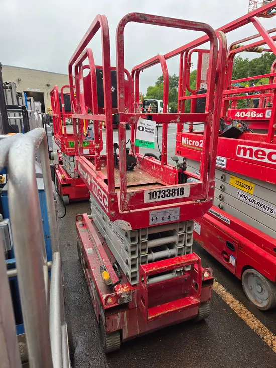 2018 MEC MICRO 19 Scissor Lift