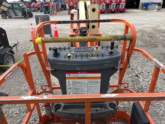 2017 JLG E400AJPN Articulating Boom Lift