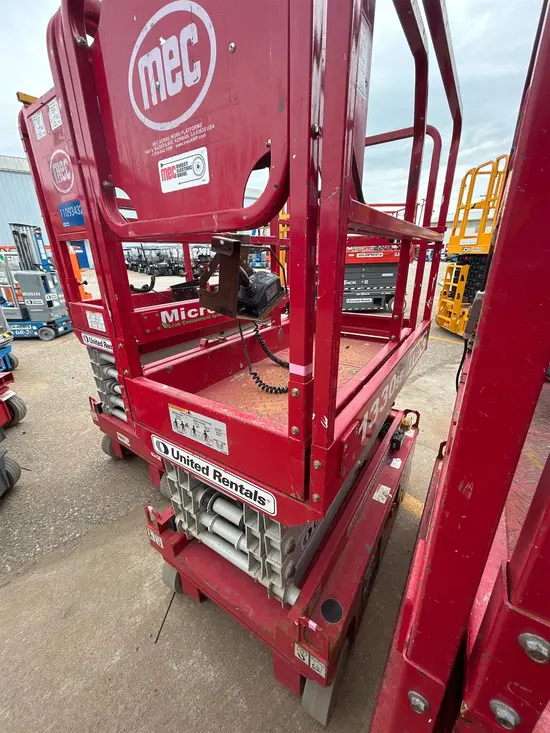 2018 MEC 1330SE Scissor Lift