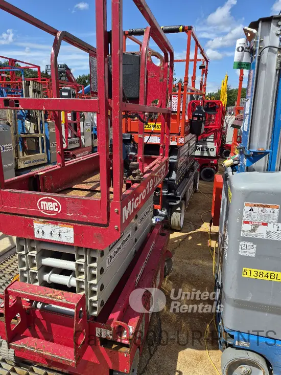 2018 MEC MICRO 19 Scissor Lift