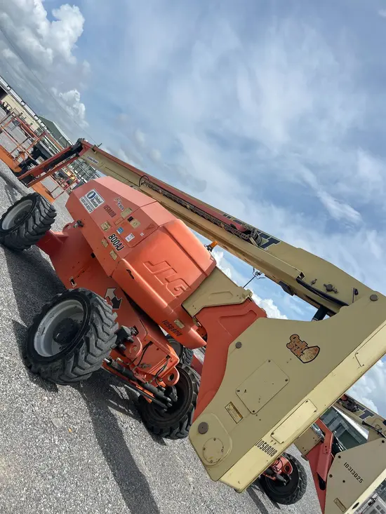 2017 JLG 800AJ Articulating Boom Lift