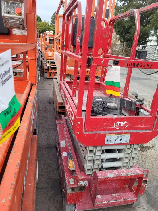 2018 MEC 1330SE Scissor Lift