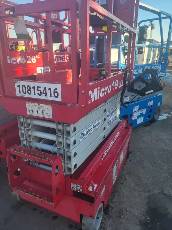 2018 MEC MICRO 19 Scissor Lift