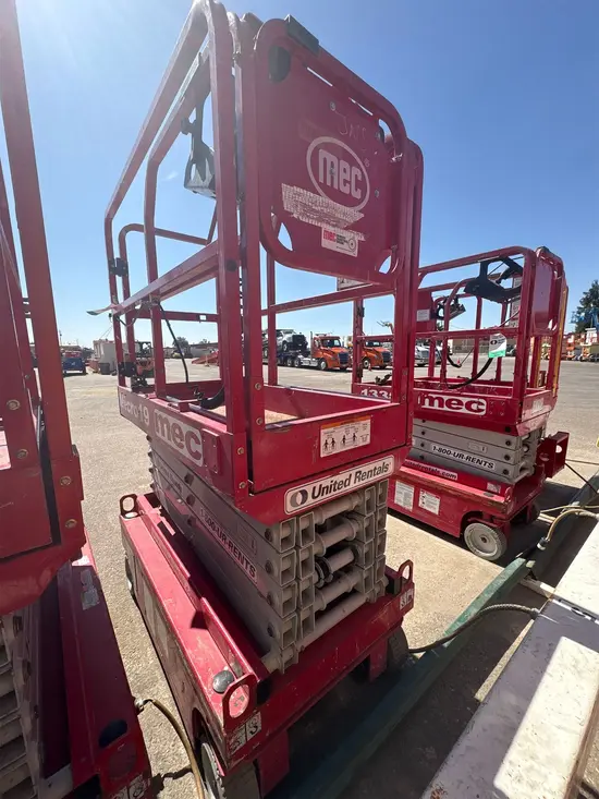 2018 MEC MICRO 19 Scissor Lift