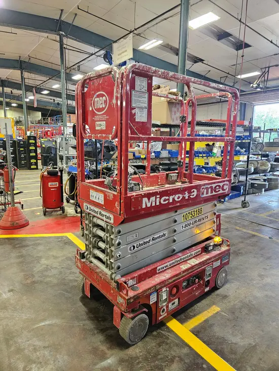 2018 MEC MICRO 19 Scissor Lift