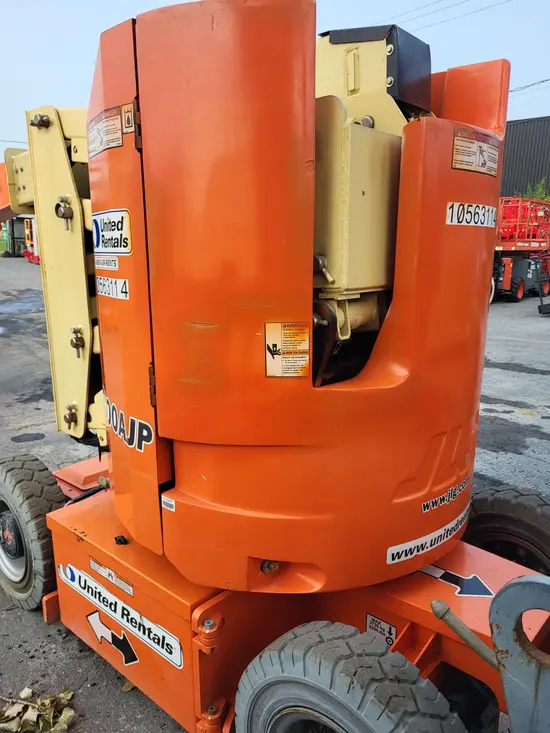 2017 JLG E300AJP Articulating Boom Lift