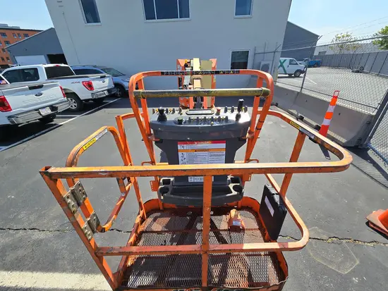 2018 JLG E300AJP Articulating Boom Lift
