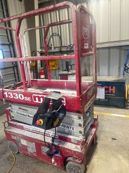 2018 MEC 1330SE Scissor Lift