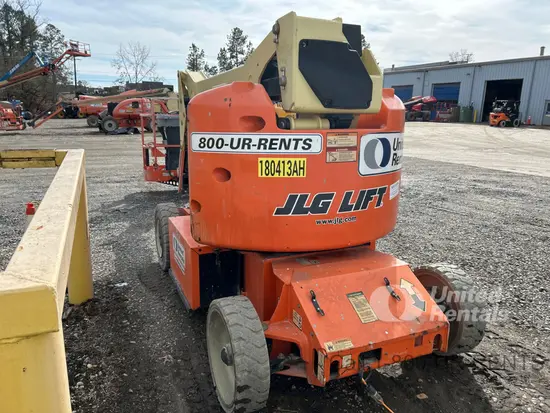 2016 JLG E400AJPN Articulating Boom Lift