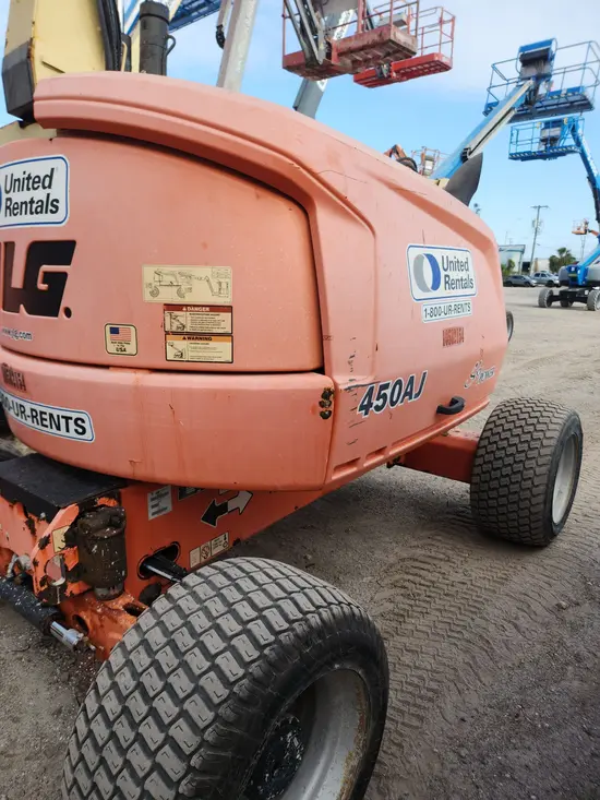 2017 JLG 450AJ Articulating Boom Lift