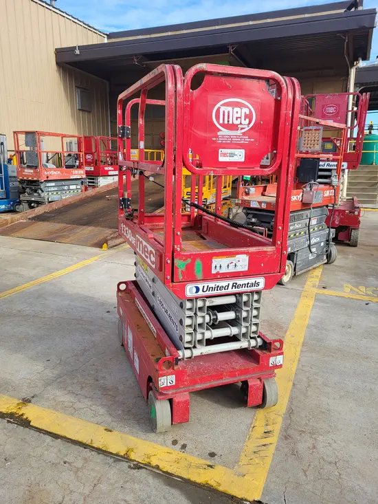 2017 MEC 1330SE Scissor Lift