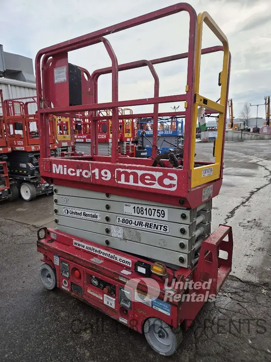2018 MEC MICRO 19 Scissor Lift