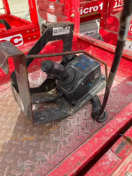 2018 MEC MICRO 19 Scissor Lift
