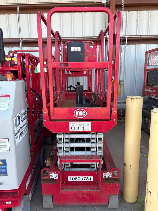 2018 MEC MICRO 19 Scissor Lift