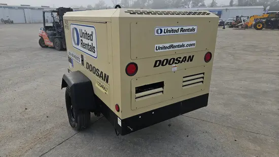 2021 Doosan P425/HP375WCUT4 Air Compressor