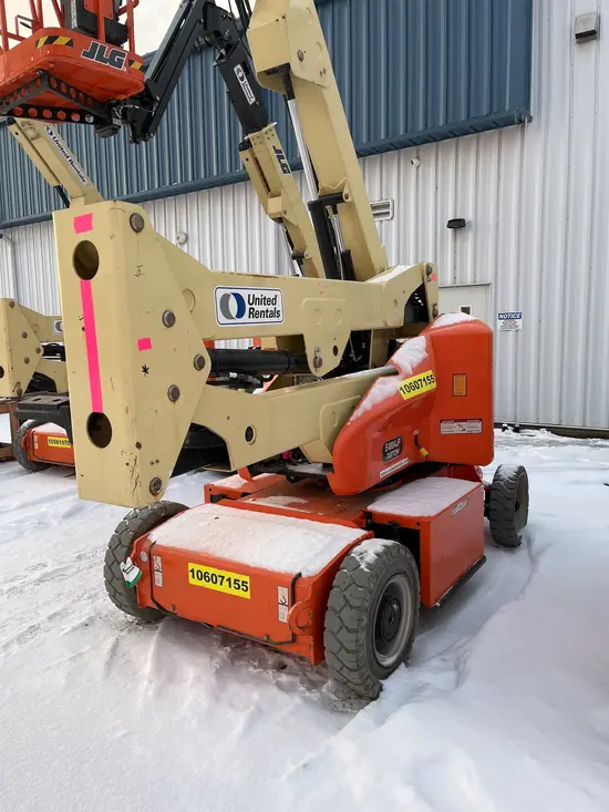 2017 JLG E400AJPN Articulating Boom Lift