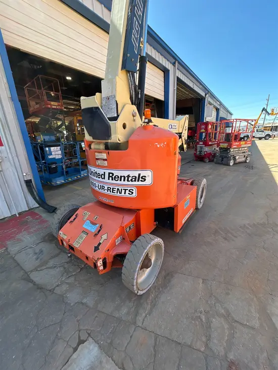 2017 JLG E400AJPN Articulating Boom Lift