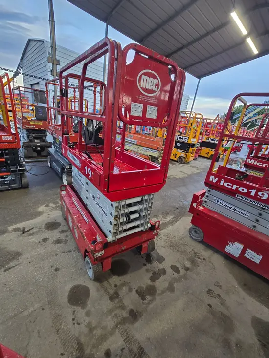 2019 MEC MICRO 19 Scissor Lift