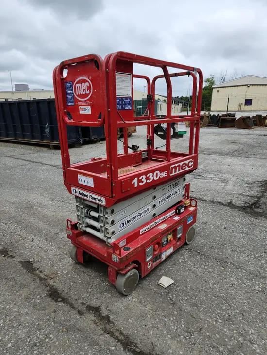 2018 MEC 1330SE Scissor Lift