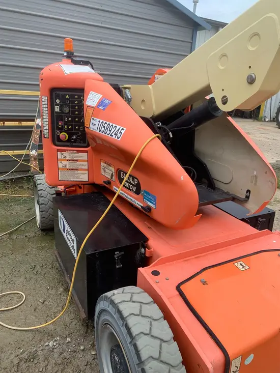 2017 JLG E400AJPN Articulating Boom Lift