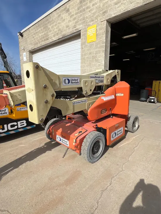 2015 JLG E400AJPN Articulating Boom Lift