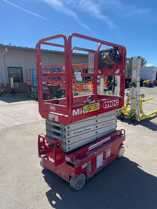 2018 MEC MICRO 19 Scissor Lift