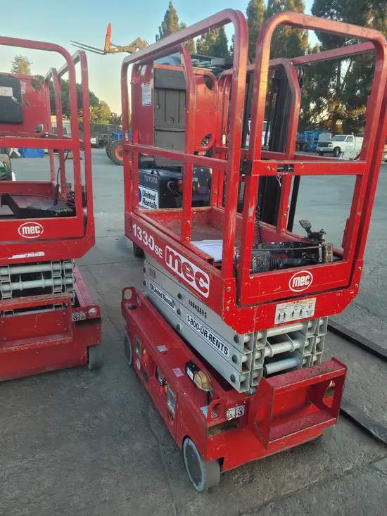 2018 MEC 1330SE Scissor Lift