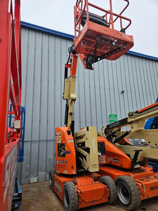 2015 JLG E300AJP Articulating Boom Lift
