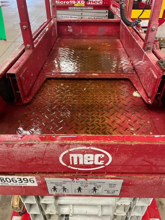 2018 MEC MICRO 19 Scissor Lift