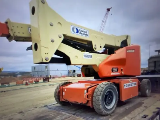 2016 JLG E400AJPN Articulating Boom Lift