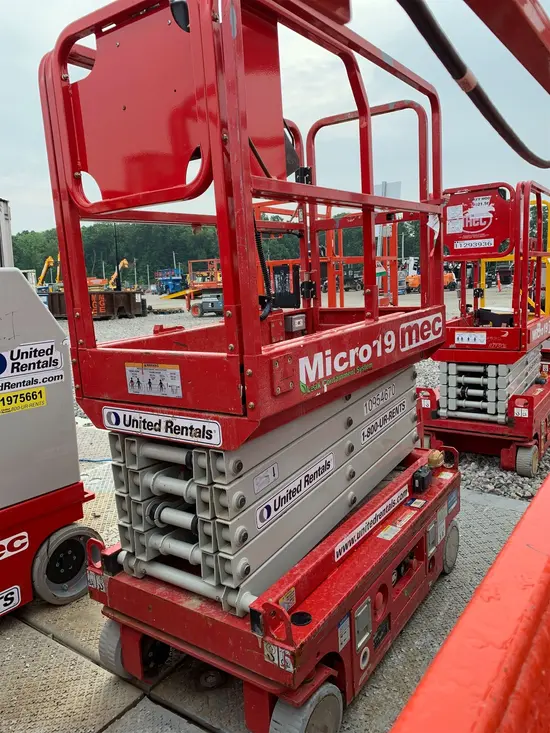2019 MEC MICRO 19 Scissor Lift