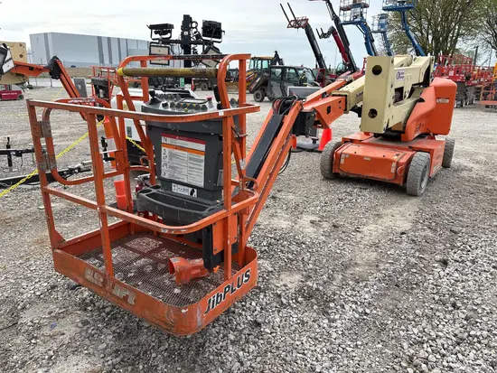 2017 JLG E400AJPN Articulating Boom Lift