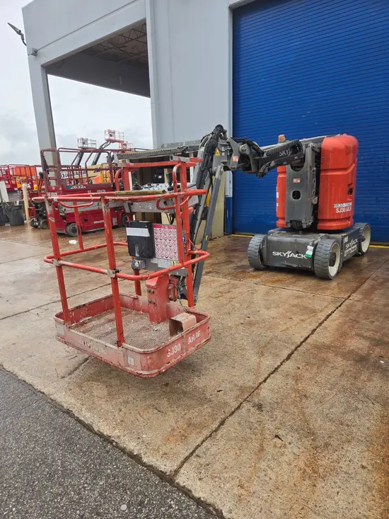 2018 Skyjack SJ30ARJE Articulating Boom Lift