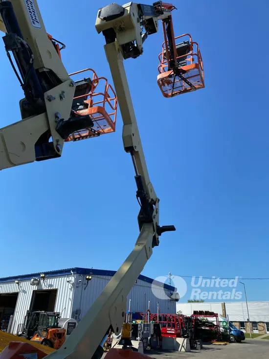 2017 JLG E450AJ Articulating Boom Lift