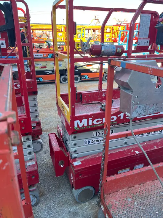 2022 MEC MICRO 19 Scissor Lift
