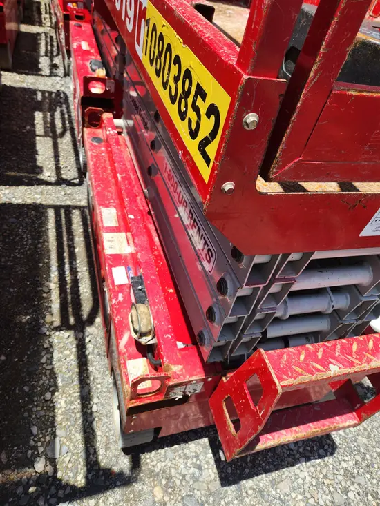 2018 MEC MICRO 19 Scissor Lift